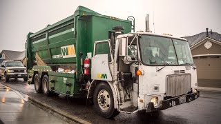 Volvo WXLL Labrie Top-Select Recycle Truck