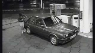 Woman fight with fuel pomp!!!! (visit www.tuttoazero.com)