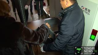 Как проводят досмотр пассажиров на вокзале в Алматы