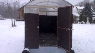 Namiņš zemledus zvejai uz pontoniem.House for ice fishing.дом на понтонах подледная рыбалка .
