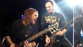 Eric Friedman and Mark Tremonti  (Creed) duel in Irvine show