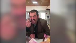 200 Lira İçin Bir Kaşık Acı Biber Yiyen Adam