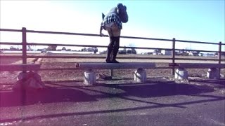 Mini skirt walk. ミニスカートでお散歩です。パンチラあり。