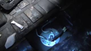где искать бензонасос в ниве 2131 5д инжектор
