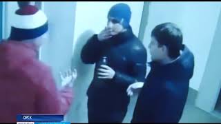 В Орске жители дома по ул  Добровольского боятся выходить в подъезды