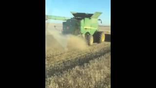 S690 versus 9230 combines