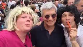 Nichi Vendola selfie con i disturbatori tv Niki e Mauro