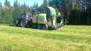 Valtra t 140 med krone comprima ensilage skörd