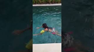 Gishell berenang ??