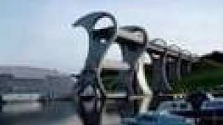 Falkirk Wheel is turning : top attraction - Falkirk Wheel