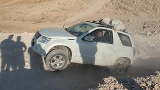 suzuki grand vitara VS toyota prado land cruiser VS jeep wrangler offroad test hill climb off road