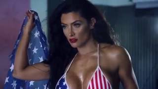 Natalie Eva Marie muy sexy patriota americana