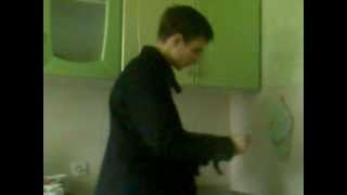 Съел ложку корицы