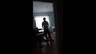 Застал жену с любовником и вызвал полицию , вот такая верная жена