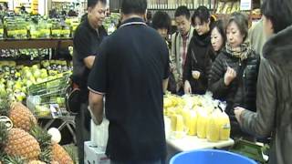 亞洲鳳梨(股)公司和台灣冠軍育勝鳳梨成功銷售到北京百盛百貨