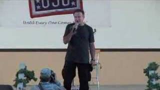 Robin Williams as troops "Retreat" at Camp Arifjan, Kuwait