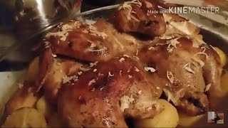 Цыганка готовит картофель под курицей