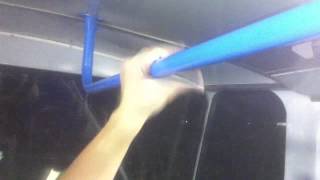How to hold on properly in public transport. Правильно держаться за поручень в транспорте.