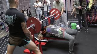 Ксюша Голощапова в жиме лежа штанги 75 кг на RT Power Show.