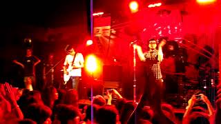 เธอหมุนรอบฉัน ฉันหมุนรอบเธอ - Scrubb (Live)