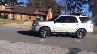 04 Expedition XLT 4x4 on 24" Starr 469 rims 305/35/24 tires