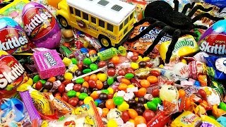 A Lot of Candy raining on The Itsy Bitsy Spider - Surprise Eggs
