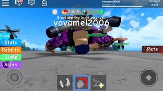 Гиганта убил малыш! Roblox Weight-Lifting Simulator 3! #роблокс #симуляторкачка