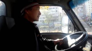 KORES UZBEKCHA QO'SHIQ KUYLAMOQDA DAXSHAT PIRKOL