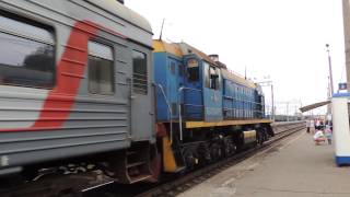 Маневры ТЭМ2УМ-870 с вагонами пригородного поезда