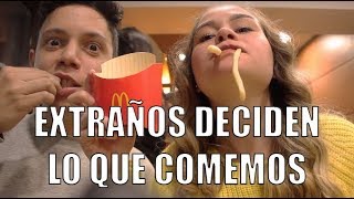 PIDIENDO LO MISMO que la PERSONA DE ENFRENTE por 24 HORAS RETO