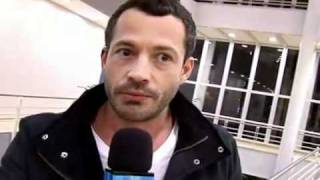 Bailarinas do Faustão fazem perguntas a Malvino Salvador