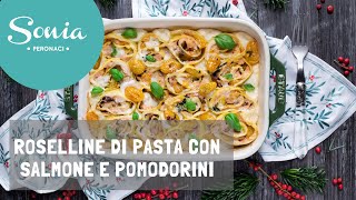 Roselline di pasta fresca con salmone e pomodorini gialli