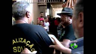 Durante 'ao vivo', técnico de televisão captura assaltante dentro de mercado