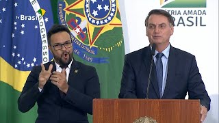 Gobierno brasileño envía al Congreso proyecto para abrir tierras indígenas a la minería | AFP