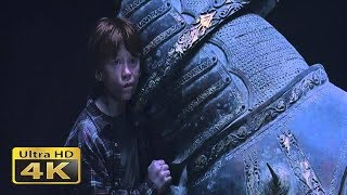 Гарри, Рон и Гермиона играют в шахматы. Момент из фильма "Гарри Поттер и философский камень"