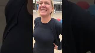 Finansminister Magdalena Andersson rekommenderar De Fria