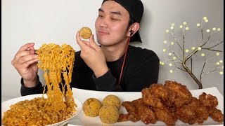 SUB) BHC 신메뉴 골드킹 ? 뿌링치즈볼 까르보나라 불닭볶음면 리얼사운드 먹방 ASMR  CHICKEN'S WING & CHEESE BALL MUKBANG EATINGSHOW