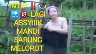 ???️#Intip Cewek Mandi di Area  Pedesaan
