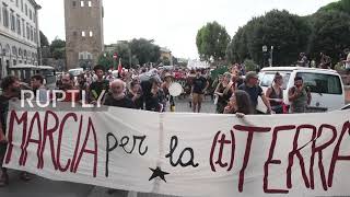 Italy: Farmers protest ahead of G20 agricultural meeting in Florence