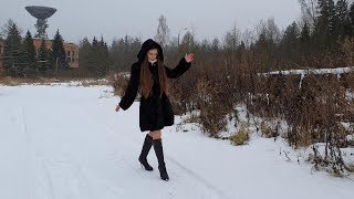 high heels boots on ice, high heels boots snow walking, slippy boots (scene 383)