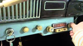 Москвич-403 штатное радио \ 1964 Moskvich-403 1964 original radio