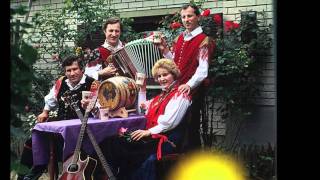 ANSAMBEL TONETA ČUČKA - NAŠ OČE PRAZNUJE