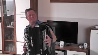 igraj bajan 004(ДВА КУЧОЧЕКА КОЛБАСКИ)