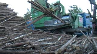 Fendt 828 runs a wood chipper 2012
