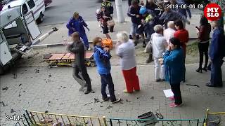 Жуткое ДТП в Туле: спорткар влетел в здание ломбарда
