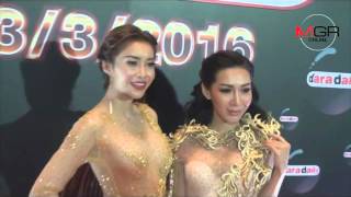 ตัวแม่ตายเรียบ “เอมมี่ อมลวรรณ” เต้าปลิ้น!! แน่ใจนะนั่นนม!