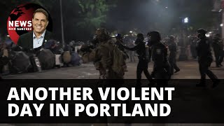 Portland mayor joins protesters against feds