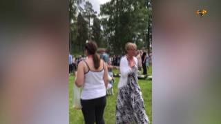Midsommarstång i Grycksbo rasade – folk slängde sig åt sidan