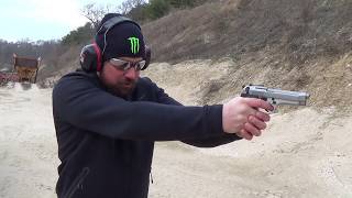 Sig Sauer P226 vs Beretta 92FS