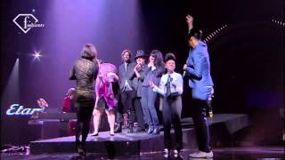 ff-BBW lift carry skinny woman at fashiontv-Etam Lingerie Fall20Paris